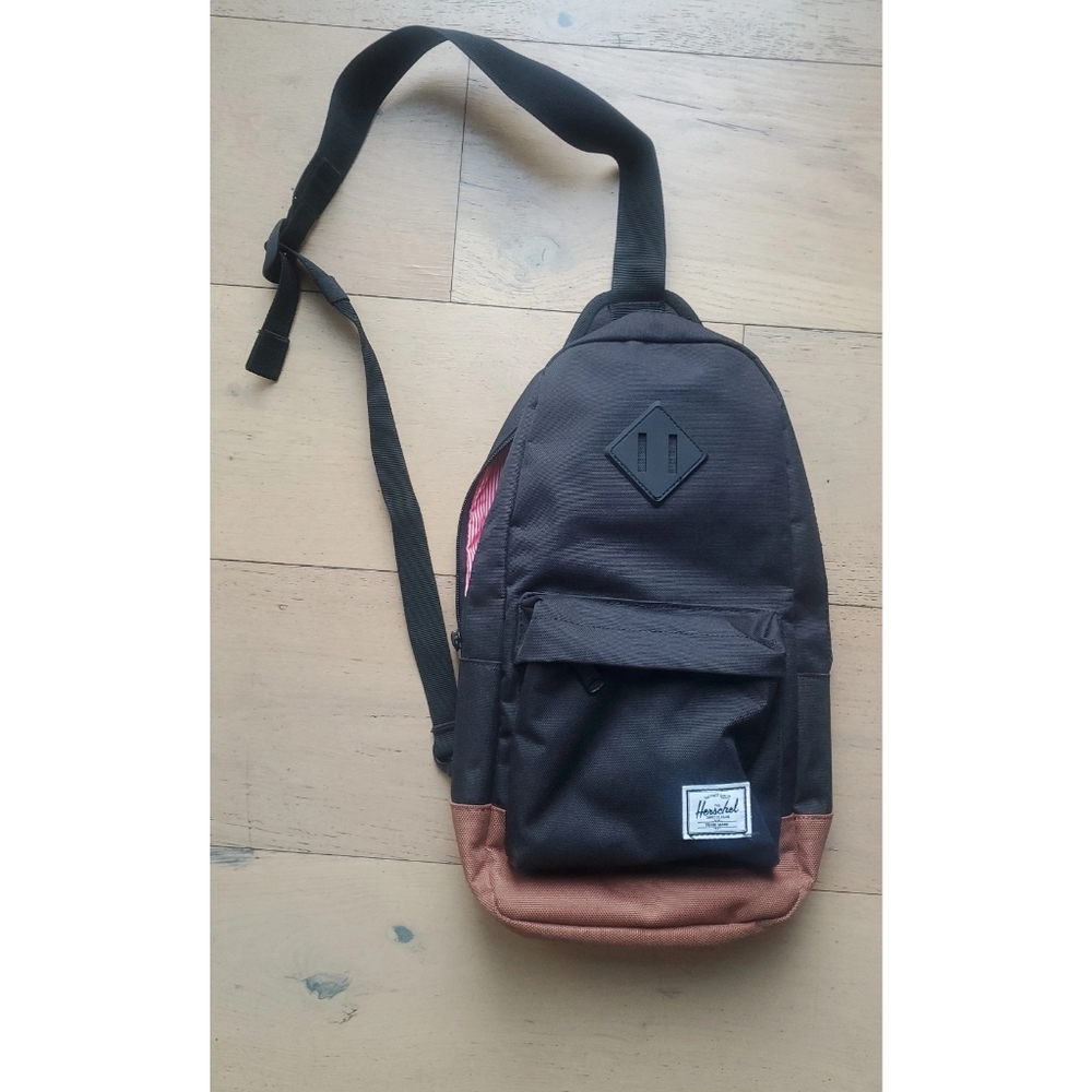 COPY - Herschel Crossbody